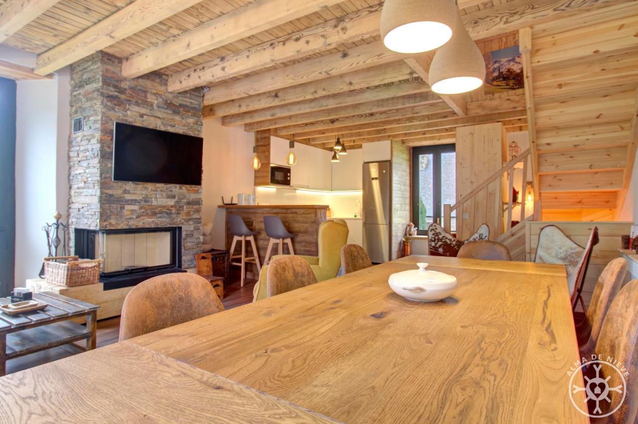 Casa Era Cuma De Alma De Nieve Villa Salardu Luaran gambar